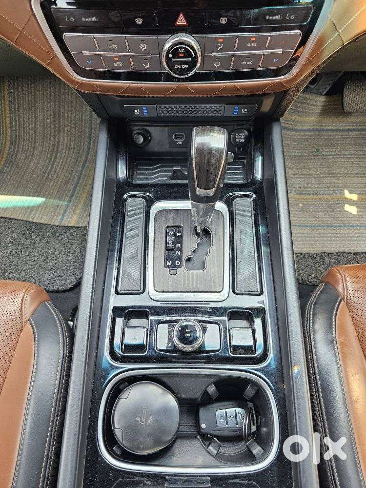 Mahindra Alturas G4 4wd At, 2022, Diesel