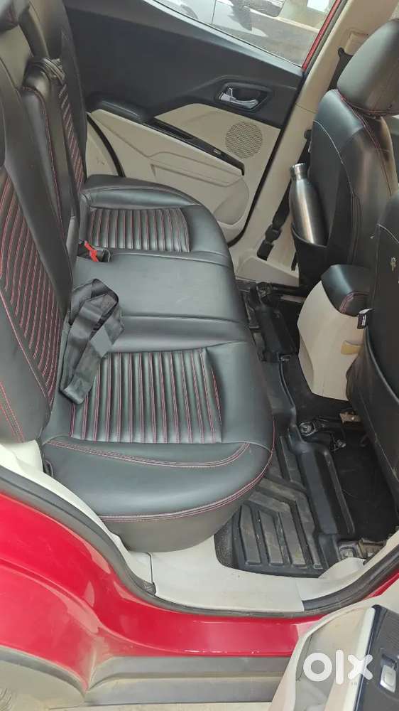 Mahindra Xuv300 W8