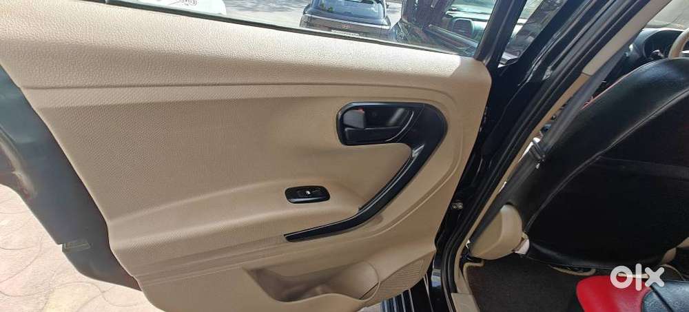 Mahindra Tuv 300 T6 Plus, 2016, Diesel