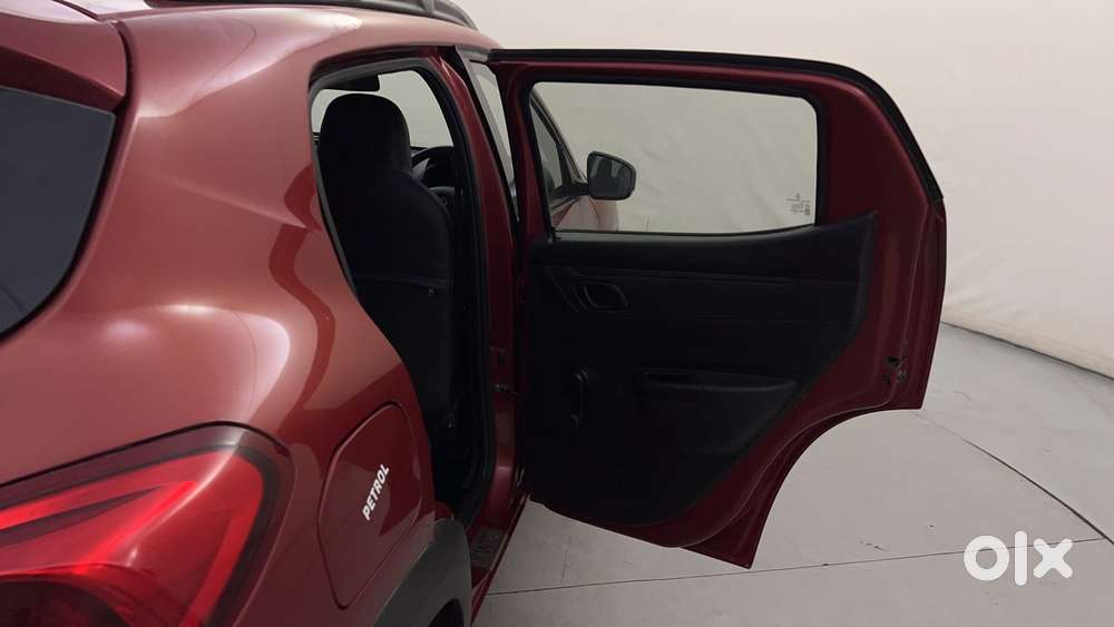 Renault Kwid 2019-ongoing 1.0 Rxt Amt (o), 2017, Petrol