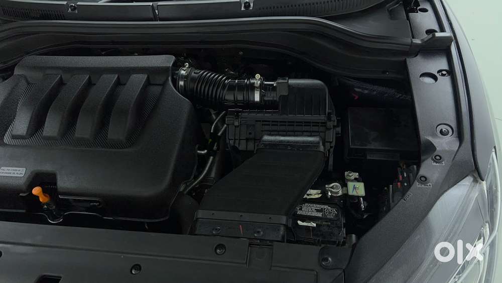 Mahindra Xuv700 2.0 Ax 5 Petrol At Str, 2023, Petrol