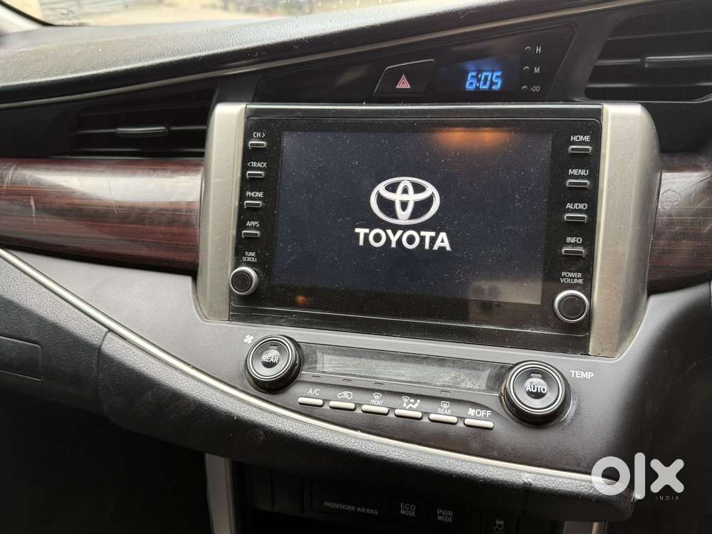 Toyota Innova Crysta [2020-ongoing] 2.4 Vx 8 Str, 2021, Diesel