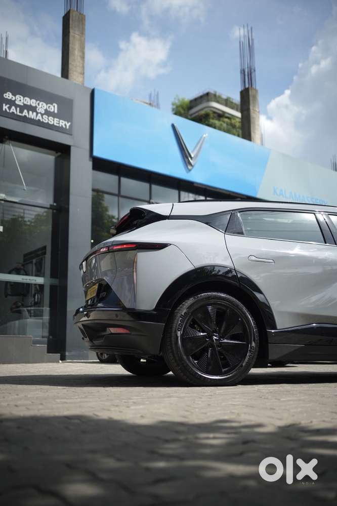 Vinfast Vf 7 - 4 Wheel Drive Full Option