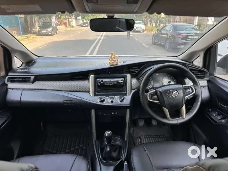 Toyota Innova Crysta [2020-ongoing] 2.4 Gx 8 Str, 2017, Diesel