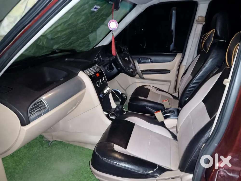 Tata Safari Storme 2013