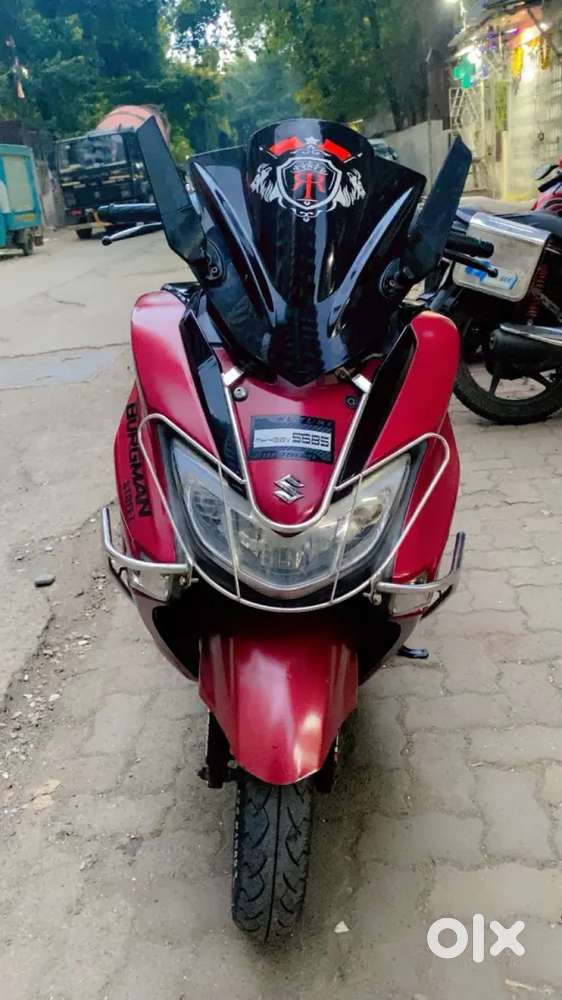 Burgman in Showroom condition Scooters 1824757525