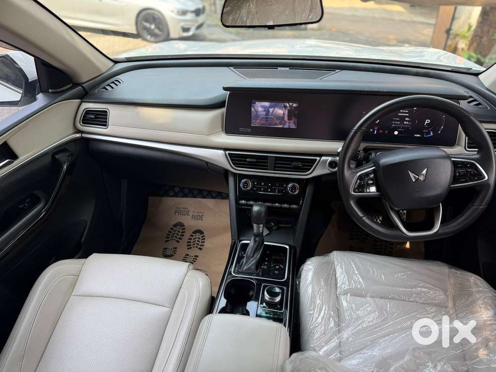 Mahindra Xuv700 2.2 Ax 7 Diesel Mt Luxury Pack Str, 2022, Diesel