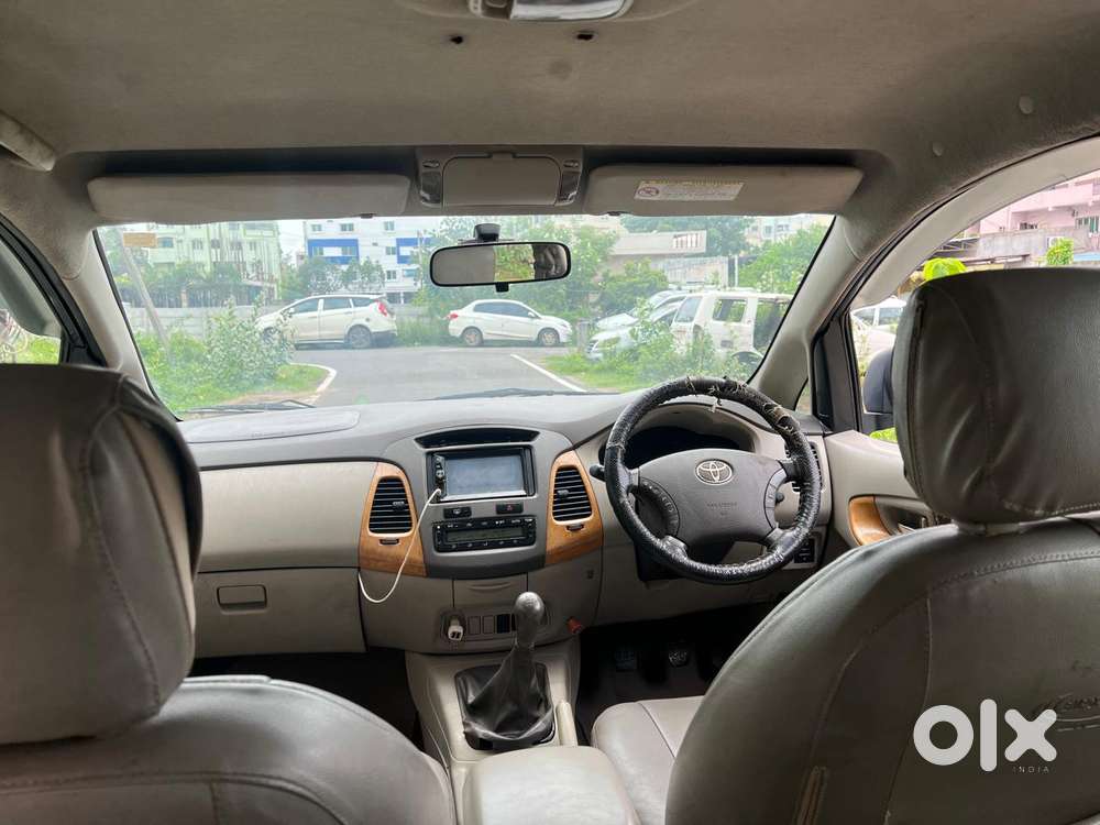 Toyota Innova 2.5 V Diesel 7-seater, 2009, Diesel