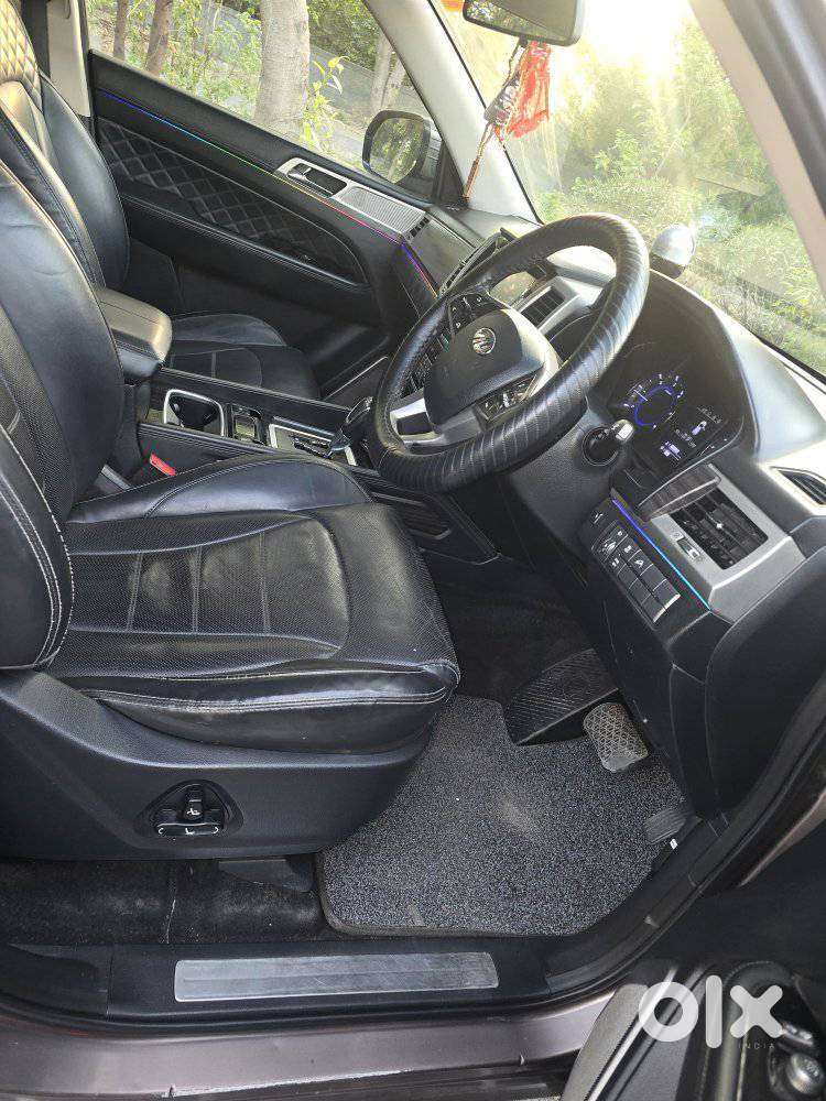 Mahindra Alturas G4 4x2 At, 2020, Diesel