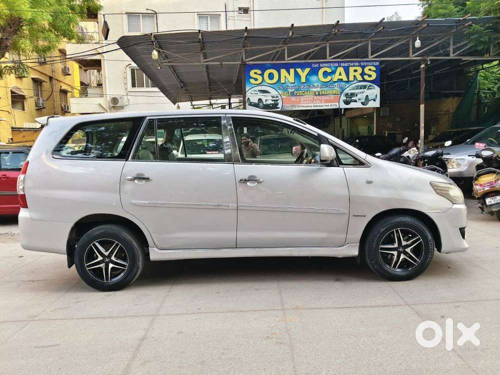 Toyota Innova 2.5 G (diesel) 8 Seater, 2013, Diesel