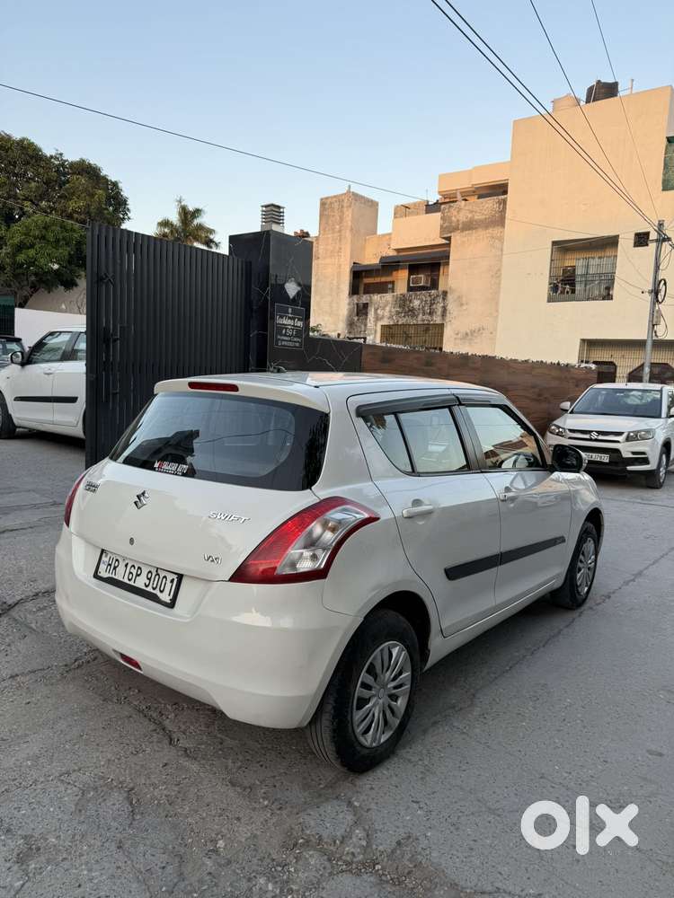 Maruti Suzuki Swift Vxi Abs Bsiv, 2014, Petrol