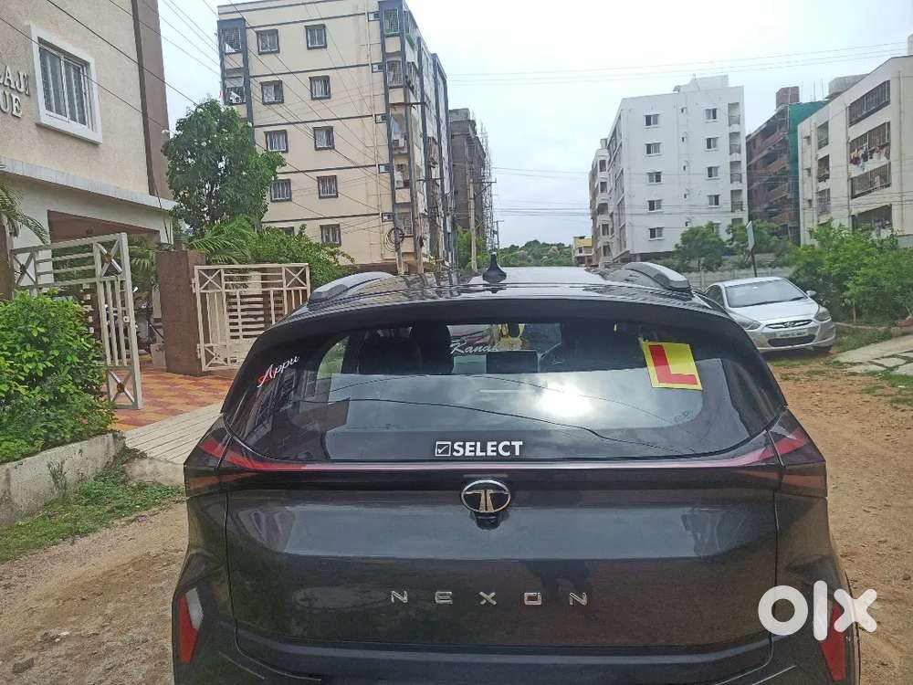 Tata Nexon 2025 Petrol 4000 Km Driven