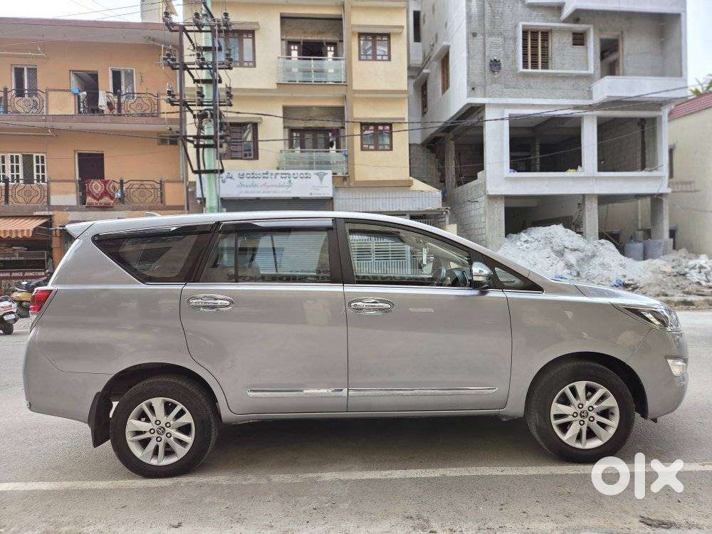 Toyota Innova Crysta 2.4 V, 2016, Diesel