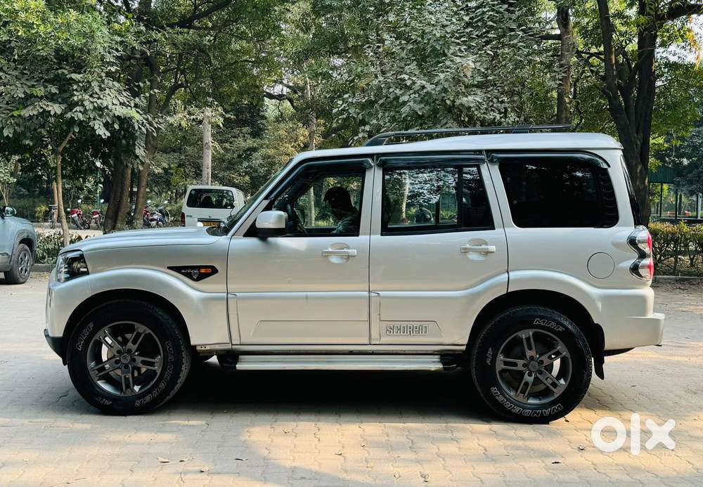 Mahindra Scorpio S4 7 Seater, 2017, Diesel