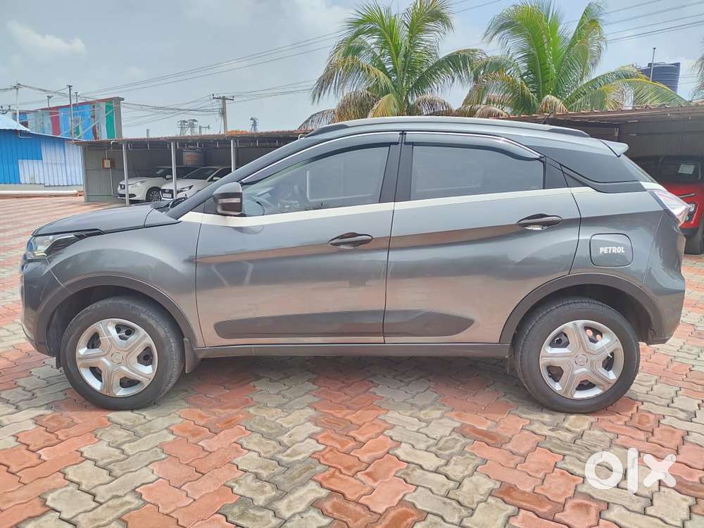 Tata Nexon, 2022, Petrol