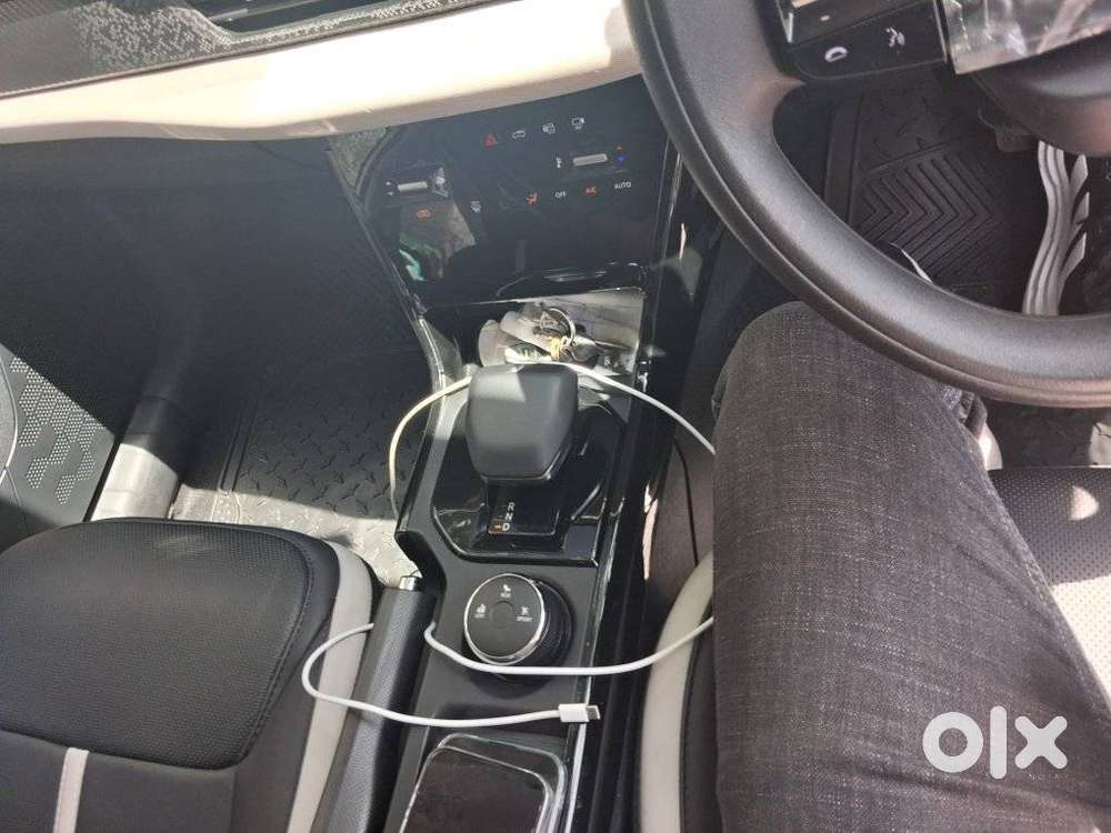Tata Nexon 1.2 Revotron Xza Plus (o) Amt, 2025, Petrol