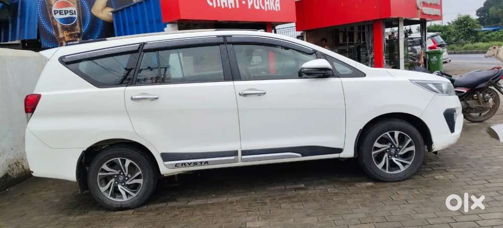 Toyota Innova Crysta [2020-ongoing] 2.4 Gx 8 Str, 2023, Diesel