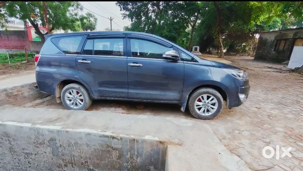 Toyota Innova Crysta 2016