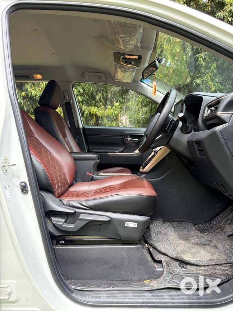 Maruti Suzuki Invicto Zeta Plus 7str, 2023, Petrol