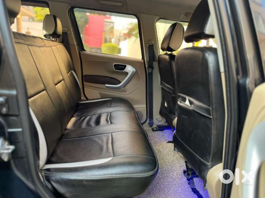 Mahindra Tuv 300 T8 Amt, 2016, Diesel
