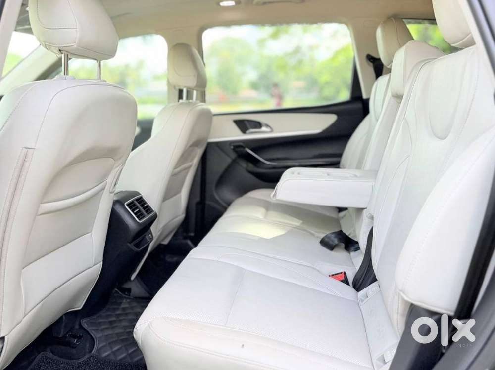Mahindra Xuv700 2.2 Ax 7 Diesel At Luxury Pack Str, 2022, Diesel