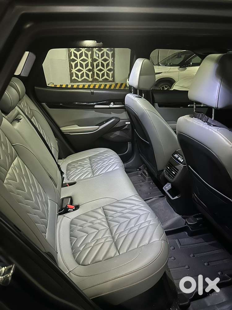 Kia Seltos Petrol Auto New Facelift Dec-2023 18300 Kms 1st Owner