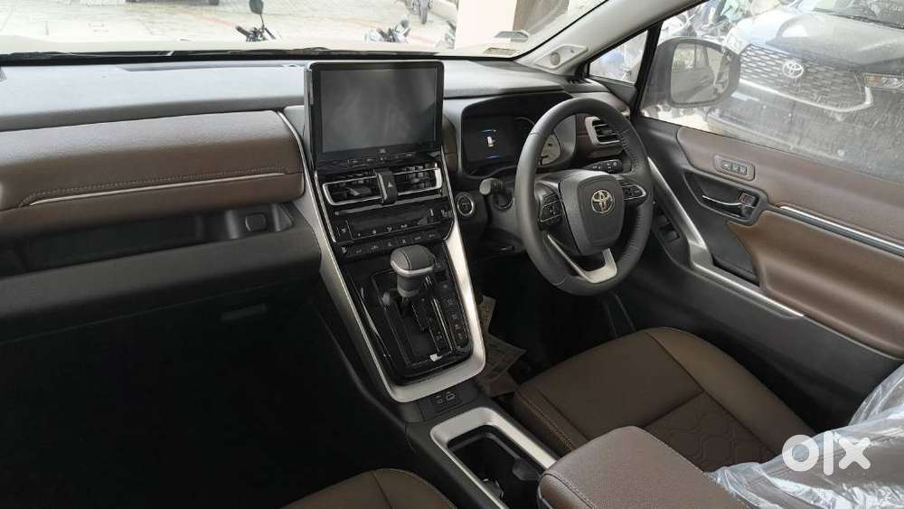 Toyota Innova Hycross 2.0 Zx (o) Hybrid 7 Str, 2026, Petrol