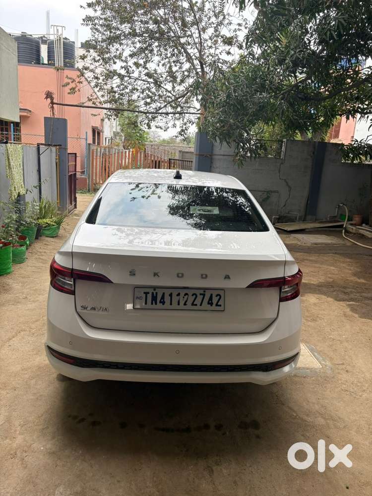 Skoda Slavia Petrol 2023