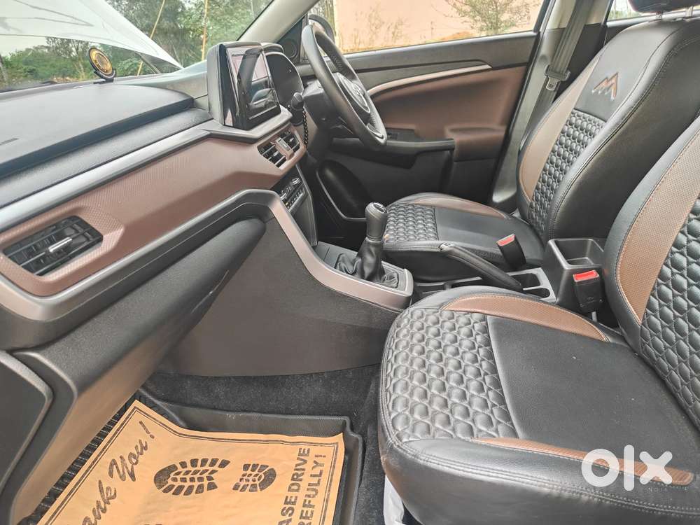 Maruti Suzuki Brezza 1.5 Zxi Smart Hybrid, 2023, Petrol