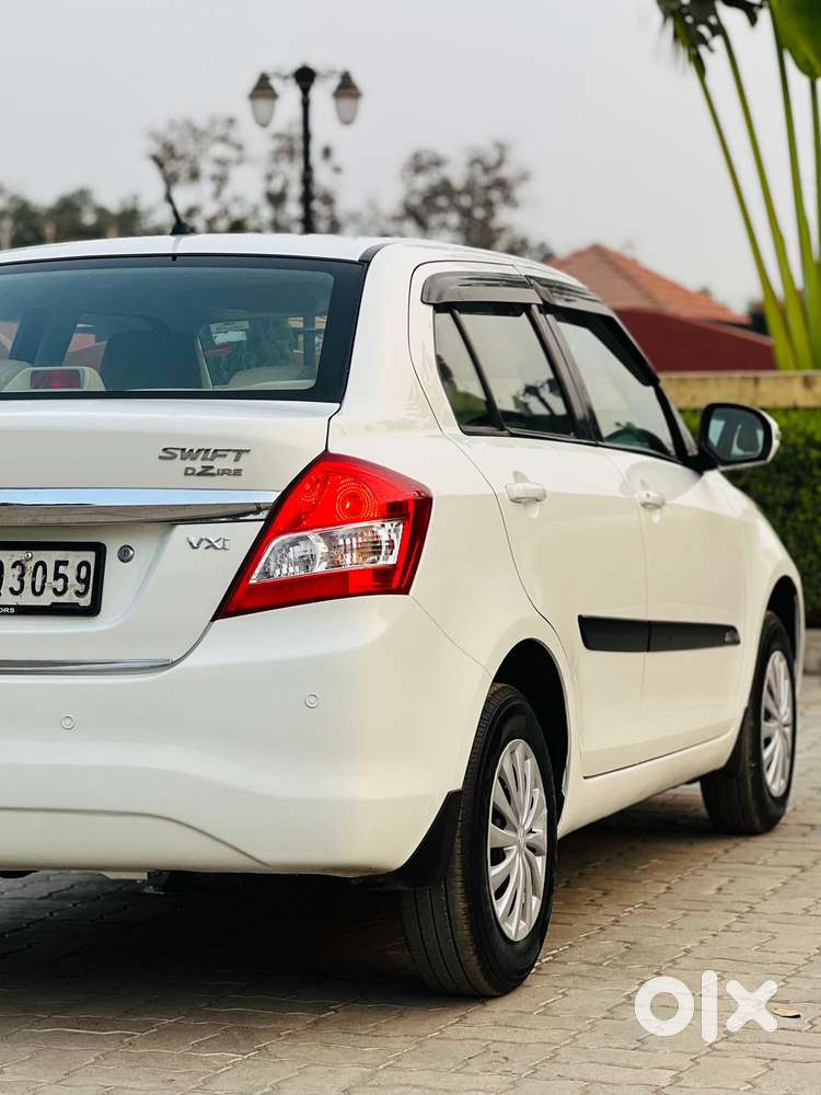 Maruti Suzuki Swift Dzire Vxi Optional, 2016, Petrol