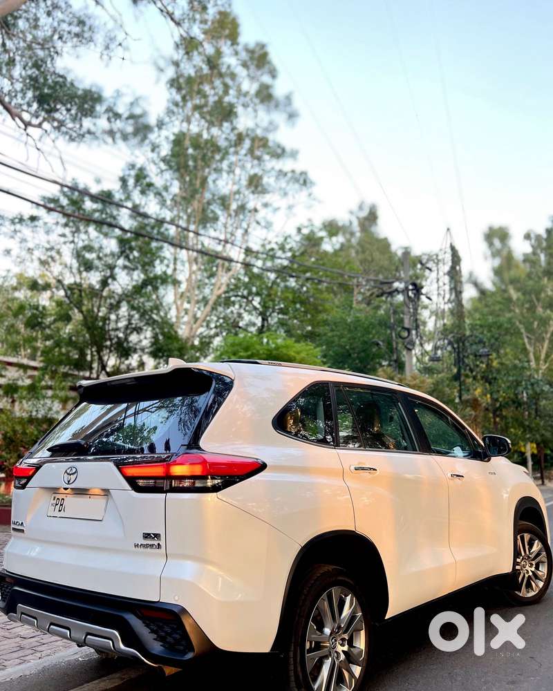 Toyota Innova Hycross 2.0 Zx Hybrid 7 Str, 2022, Diesel