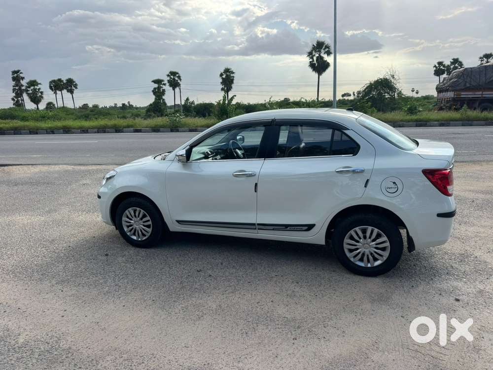 Maruti Suzuki Dzire 2023 Petrol 27200km Driven