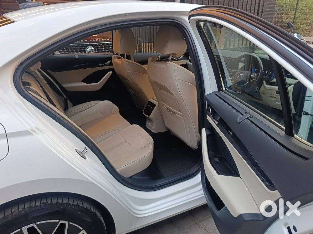 Skoda Octavia 2.0 L K Tsi At, 2023, Petrol