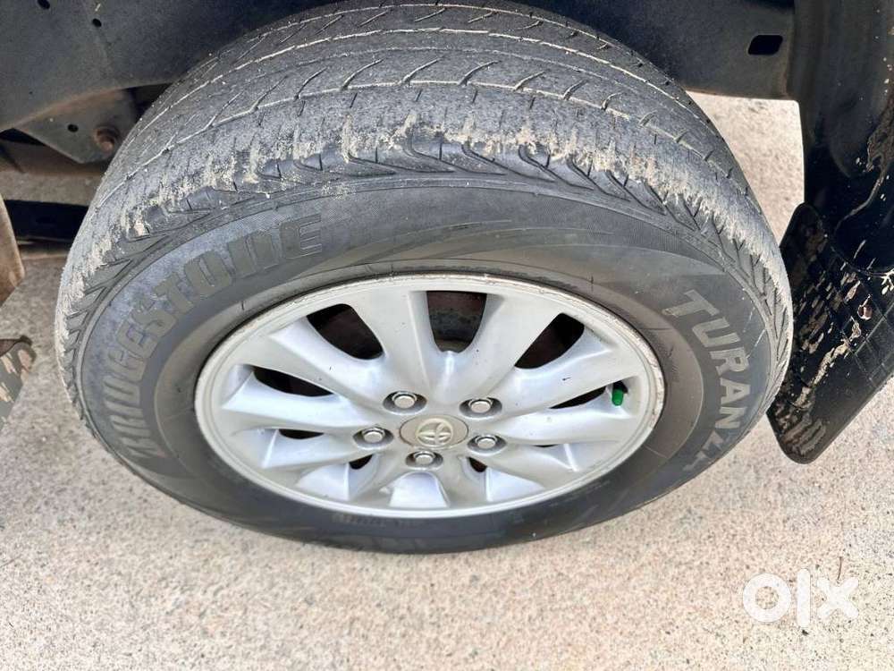 Toyota Innova 2.5 Vx (diesel) 8 Seater Bs Iv, 2014, Diesel