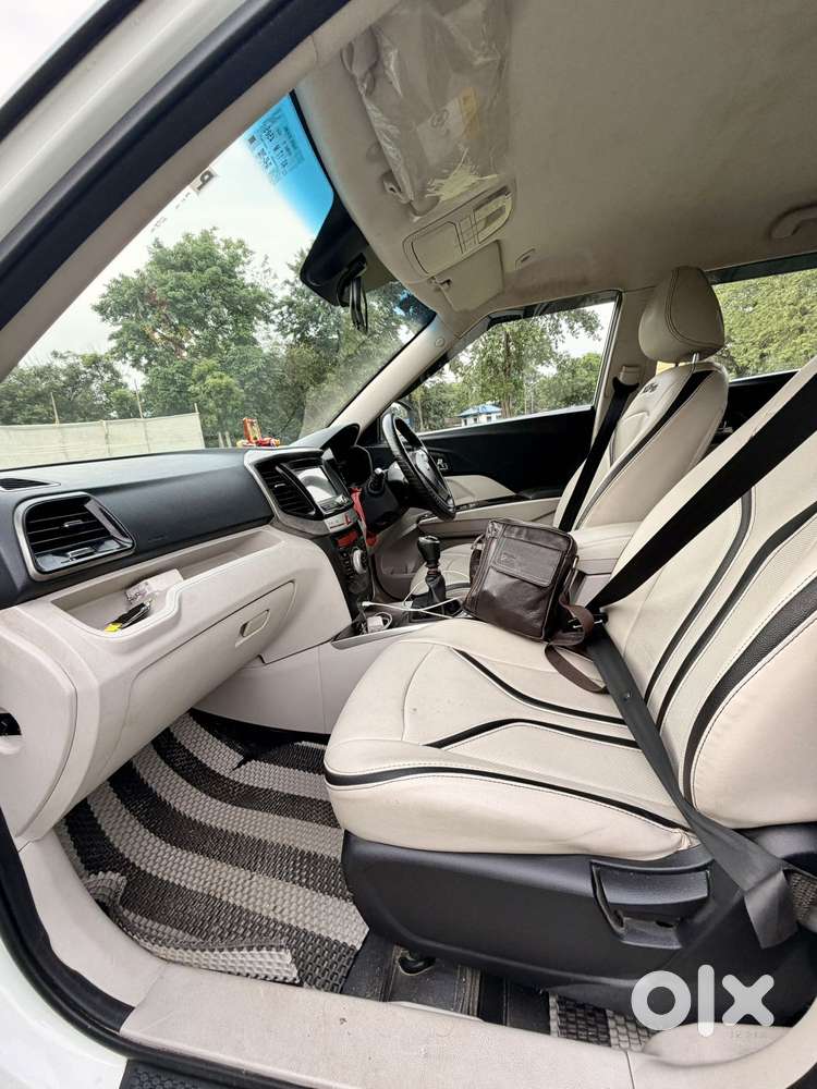 Mahindra Xuv300 W8, 2022, Petrol