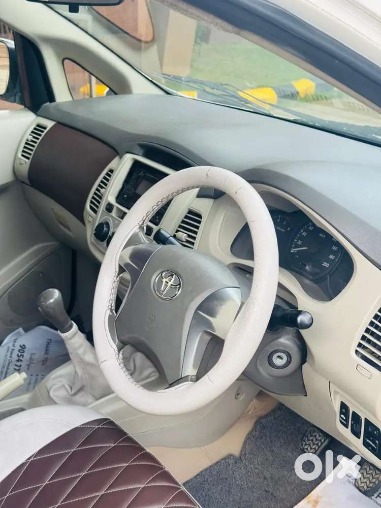 Toyota Innova 2.5 2014