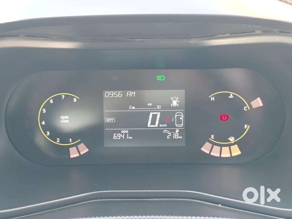 Tata Nexon, 2025, Petrol