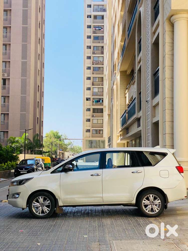 Toyota Innova Crysta 2.8z Automatic, 2016, Diesel