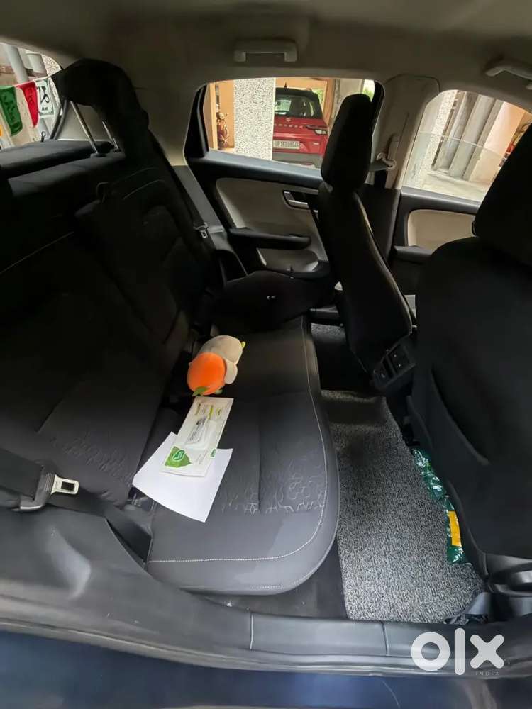 1st Owner Top Model Tata Altroz1.2 Xz 2023 Manual Petrol Premium Color