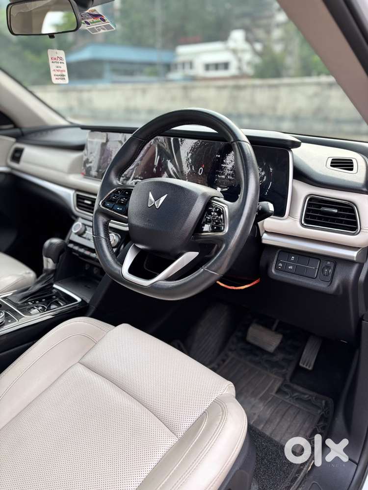 Mahindra Xuv700 2.2 Ax 7 Diesel At Luxury Pack Str, 2024, Diesel
