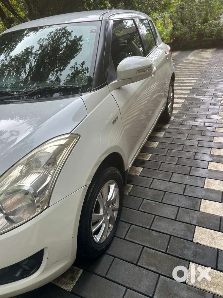 Maruti Suzuki Swift Zxi 2012 Petrol Good Condition