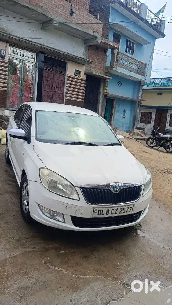 Skoda Rapid Tsi 2013 Petrol 80000 Km Driven