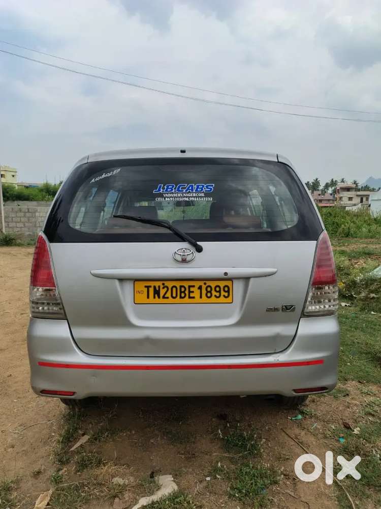 Toyota Innova 2011