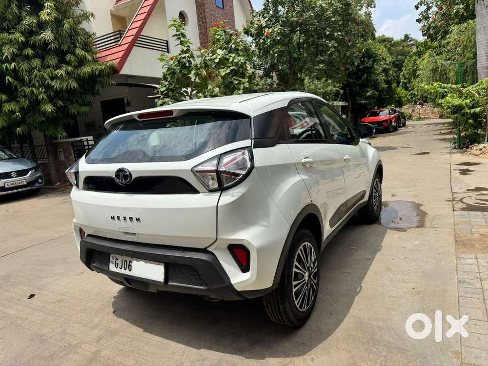 2022 Tata Nexon Petrol – Calgary White