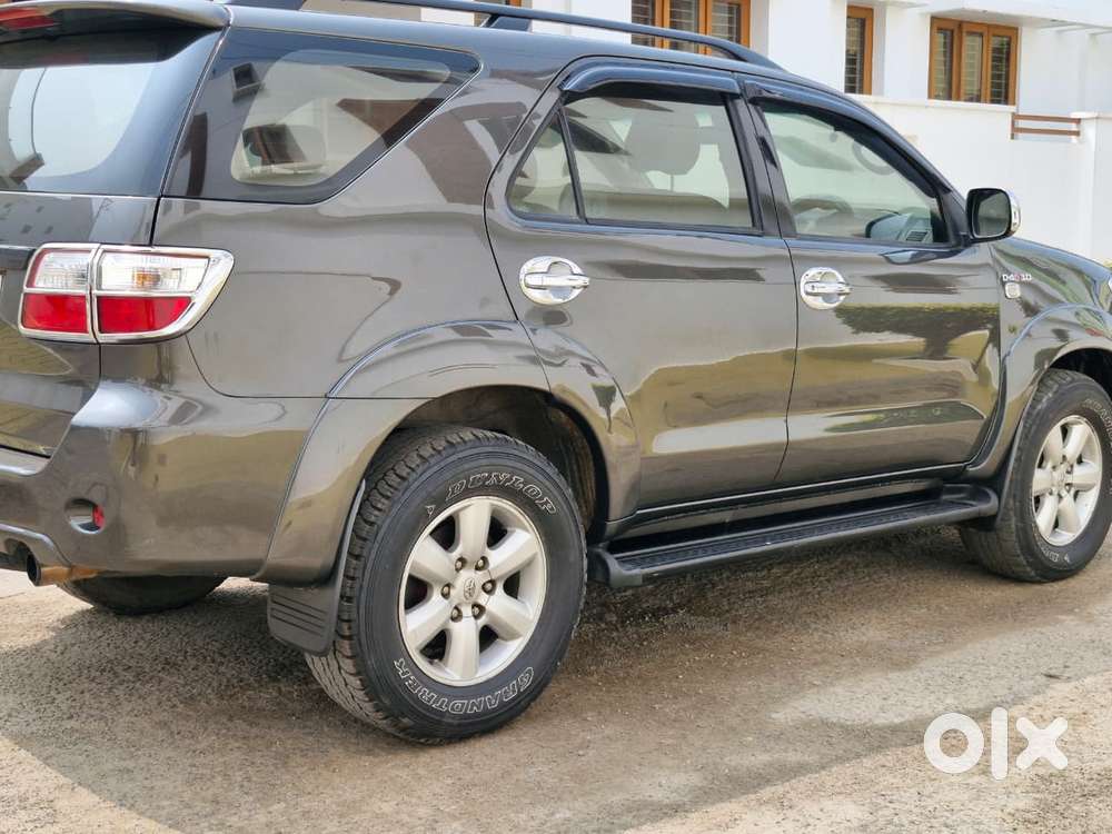 Toyota Fortuner 3.0 4x4 Manual, 2011, Diesel