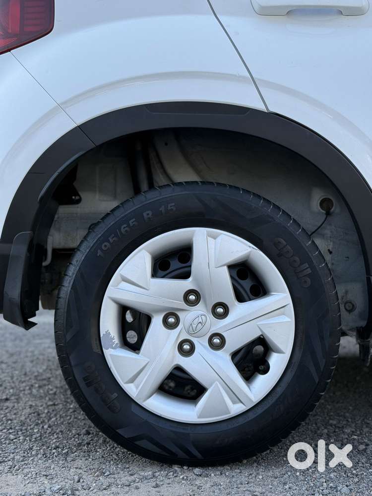Hyundai Venue S Turbo, 2021, Petrol