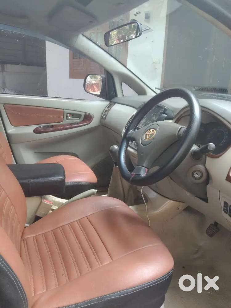 Innova 8 Seater