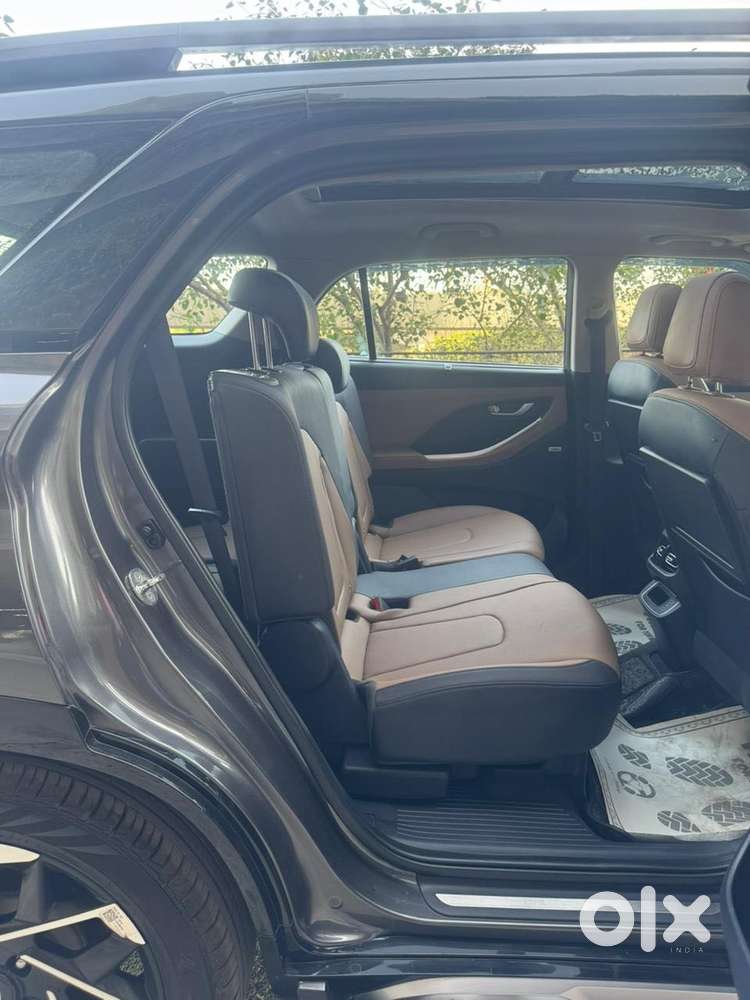 Hyundai Alcazar Platinum, 2025, Petrol