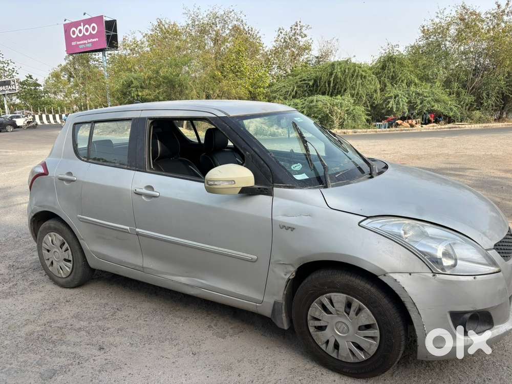 Maruti Suzuki Swift Vxi 2012