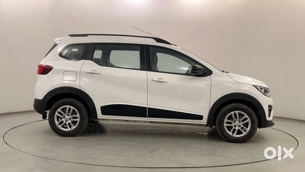 Renault Triber Rxt, 2022, Petrol